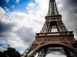 Turnul Eiffel a fost încadrat în categoria monumentelor istorice şi din 1991 face parte din patrimoniul mondial UNESCO