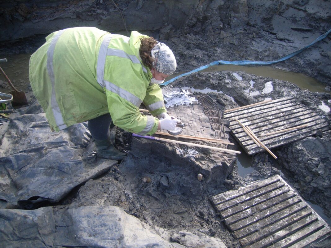 Oul Aylesbury a fost descoperit într-un mormânt roman ce datează de aproape două milenii.