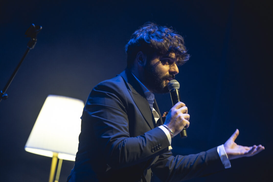 Miguel Gane este cel mai citit poet contemporan din Spania și America Latină