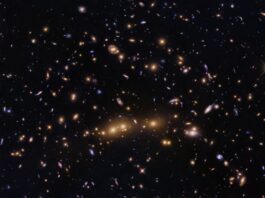 Datele din această imagine includ și observații cu Camera Wide Field 3 a Hubble, realizate ca parte a unui program de observare