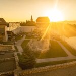 După secole de speculații, constructorii cetății medievale Feldioara au fost în sfârșit identificați