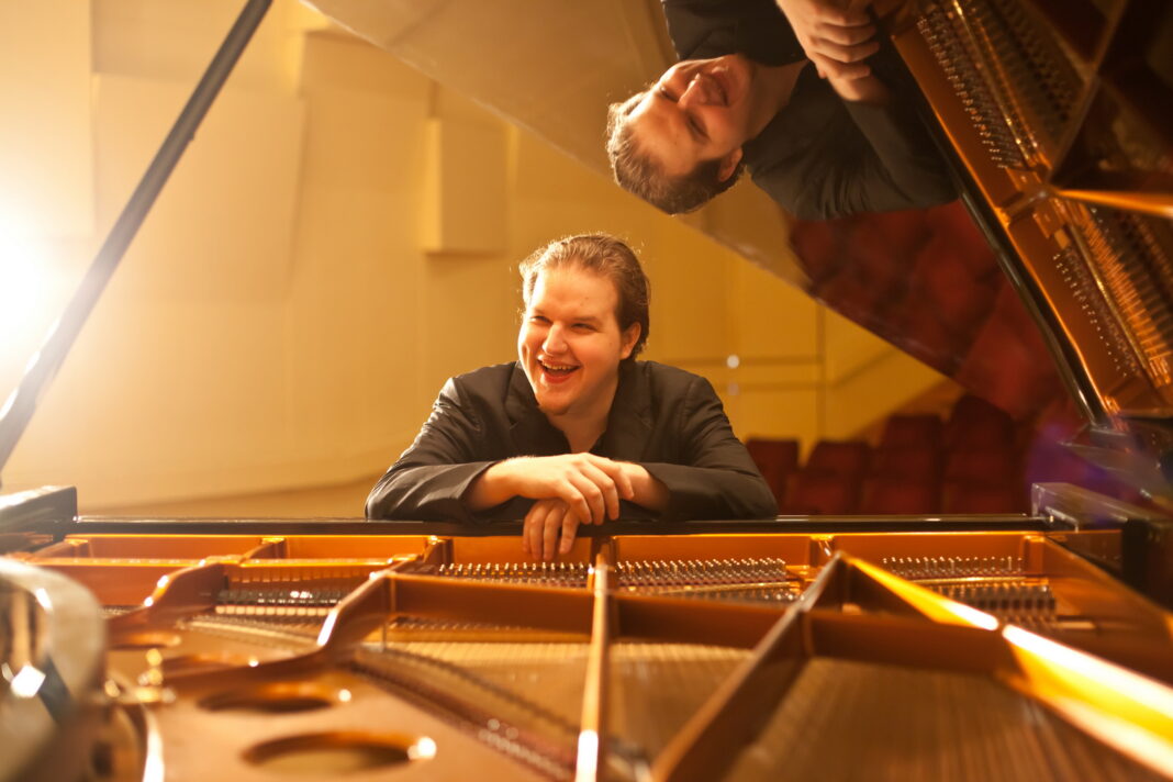 Invitatul ultimului concert al acestei stagiuni de la Sala Radio este pianistul ceh Lukáš Vondráček