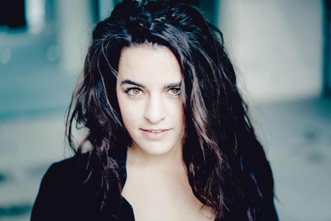Soprana franceză Sarah Aristidou este una dintre vocile remarcabile ale scenei lirice contemporane