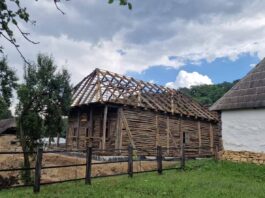 Lucrările de reconstrucție au început în cursul lunii iunie și sunt realizate de o echipă multidisciplinară
